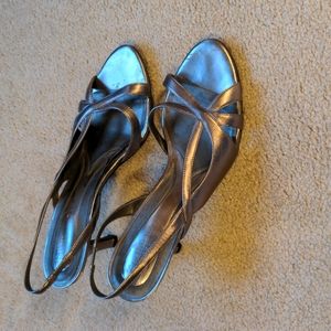 Naturalizer N5 Comfort nickel colored strap heel